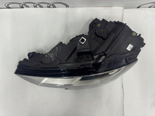 Load image into Gallery viewer, Frontscheinwerfer Audi A3 8V0941005E Bi-Xenon Ein Stück (Rechts oder Links) SCH8865980461vc
