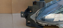 Laden Sie das Bild in den Galerie-Viewer, Frontscheinwerfer Mazda III BHN3-51040 Xenon Links Scheinwerfer Headlight