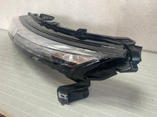Laden Sie das Bild in den Galerie-Viewer, Frontscheinwerfer Mitsubishi Eclipse Cross EDM92205010 LED Links Headlight