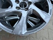 Laden Sie das Bild in den Galerie-Viewer, 1x Alufelge 17 Zoll 7.0&quot; 5x108 31381758 Volvo Rim Wheel