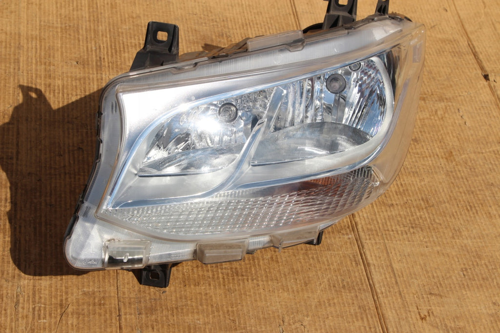 Frontscheinwerfer Mercedes-Benz Sprinter A9109060000 Links Headlight SCH4595156745tj