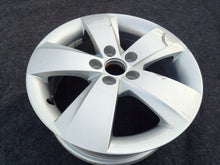 Load image into Gallery viewer, 1x Alufelge 15 Zoll 6.0" 5x100 38ET Glanz Silber 6V0601025A Skoda Fabia Iii FEL1790848595dc