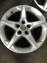 Laden Sie das Bild in den Galerie-Viewer, 1x Alufelge 17 Zoll 7.0&quot; 5x110 44ET Opel Meriva Grandland Rim Wheel
