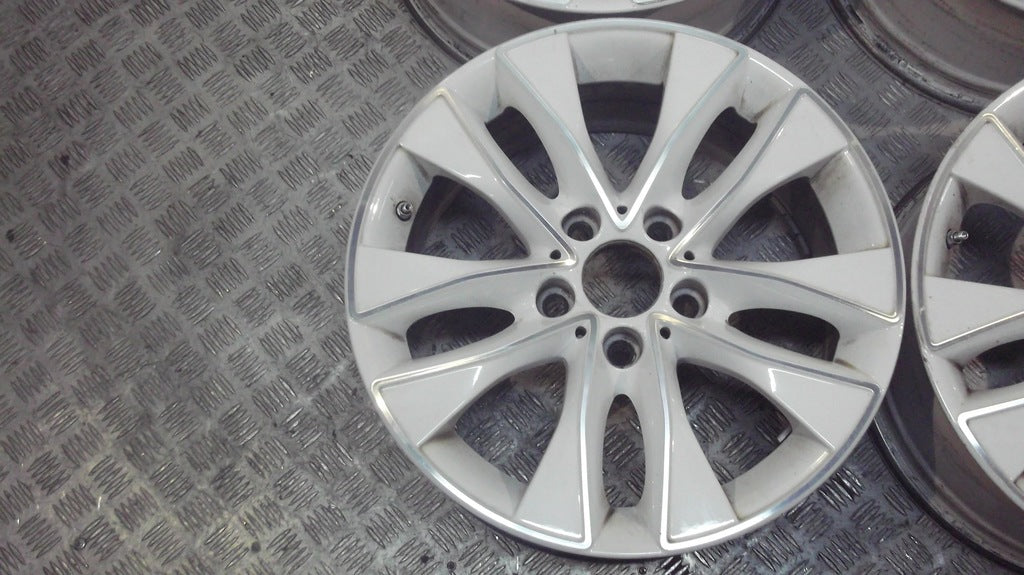 4x Alufelge 17 Zoll 7.5" 5x120 43ET Glanz Weiß 6850152 BMW 2 F22 1 F21 F23 F20 FEL8301251770km