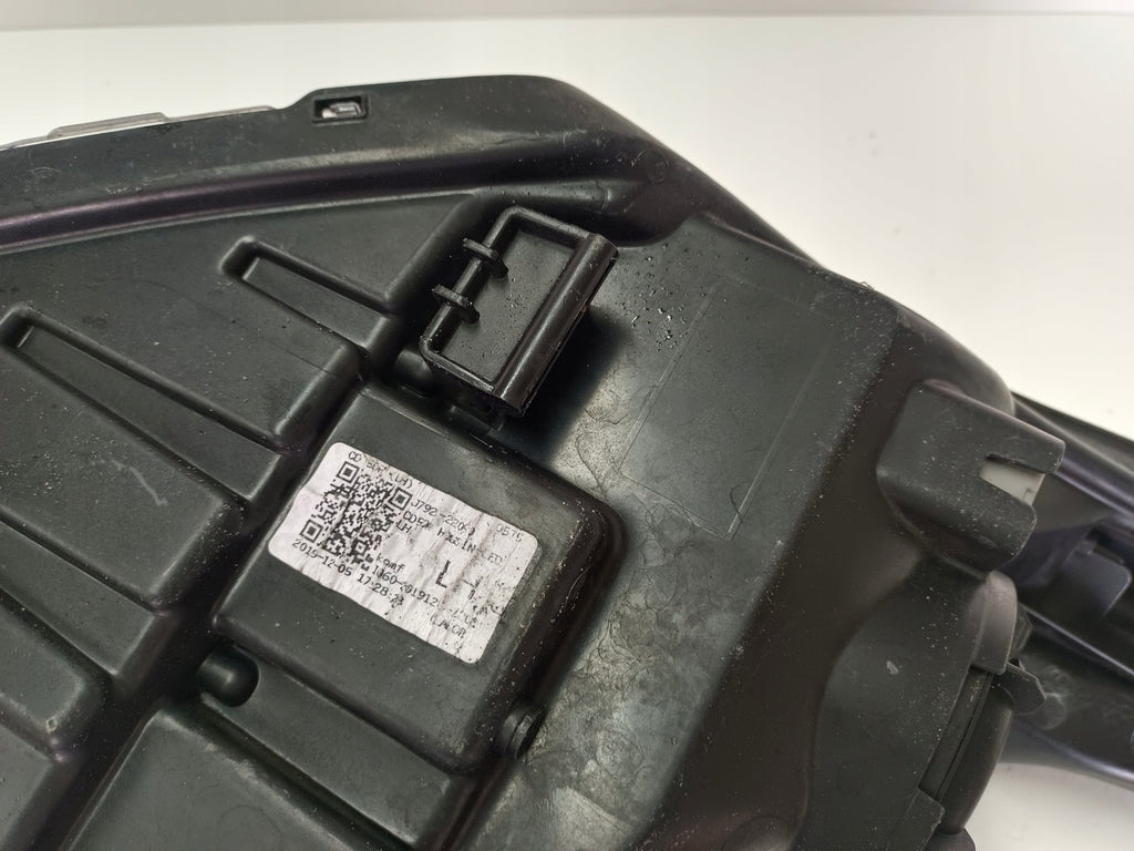 Frontscheinwerfer Kia Ceed 92101J7100 LED Ein Stück (Rechts oder Links)