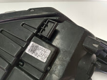 Laden Sie das Bild in den Galerie-Viewer, Frontscheinwerfer Kia Ceed 92101J7100 LED Ein Stück (Rechts oder Links)