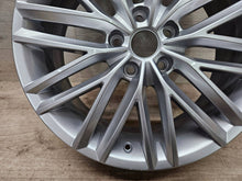 Load image into Gallery viewer, 1x Alufelge 18 Zoll 7.0" 5x112 45ET Glanz Silber 575601025D Seat Ateca Rim Wheel FEL3626156862ng