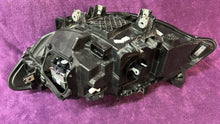 Laden Sie das Bild in den Galerie-Viewer, Frontscheinwerfer BMW 2 F22 F23 8738686-02 Full LED Rechts Headlight