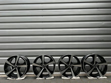 Laden Sie das Bild in den Galerie-Viewer, 4x Alufelge 18 Zoll 8.0" 5x112 46ET Glanz Silber 8Y0601025J Audi Rim Wheel FEL7680903681kv