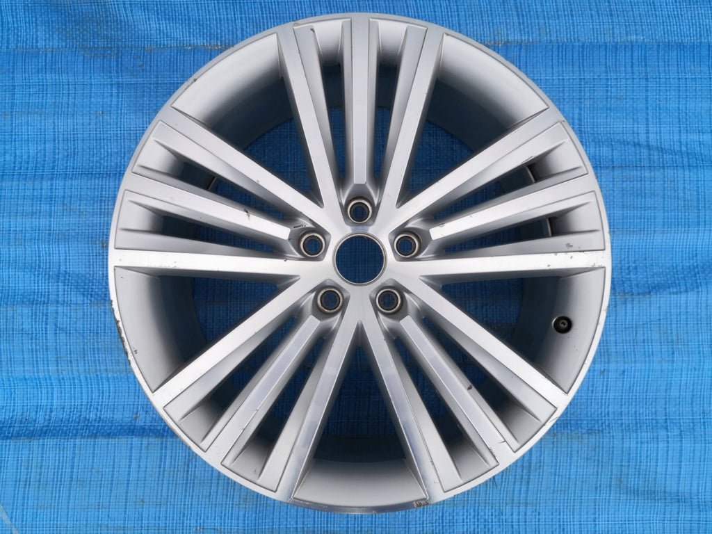 1x Alufelge 19 Zoll 8.0" 5x112 44ET Glanz Graphit 8W0601025H Mg Superb Iii FEL2911309660kd