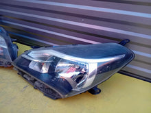 Laden Sie das Bild in den Galerie-Viewer, Frontscheinwerfer Toyota Yaris OD-158 Ein Satz Scheinwerfer Headlight SCH5494161759ze