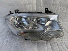 Laden Sie das Bild in den Galerie-Viewer, Frontscheinwerfer Mercedes-Benz Sprinter A9109060100 Rechts Headlight SCH4762881158ew