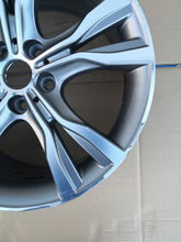 Laden Sie das Bild in den Galerie-Viewer, 1x Alufelge 18 Zoll 8.0&quot; 5x112 57ET Glanz Silber 6855093 BMW 2 F45 F46 Rim Wheel