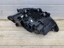 Laden Sie das Bild in den Galerie-Viewer, Frontscheinwerfer BMW 2 F22 F87 F23 8738679-06 LED Ein Stück (Rechts oder Links) SCH1692965886rp