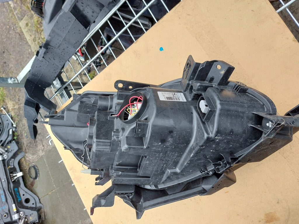 Frontscheinwerfer Renault Clio III 8200865607 Links Scheinwerfer Headlight SCH8447401026gv