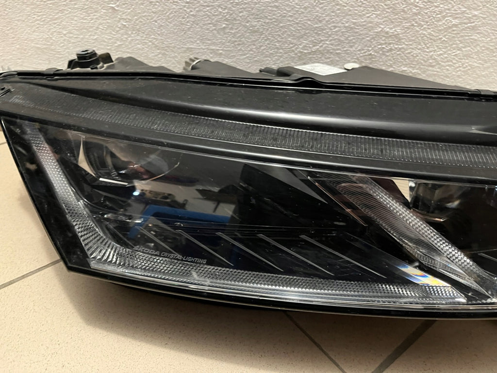 Frontscheinwerfer Skoda Octavia IV 992941572CJ Rechts Scheinwerfer Headlight SCH9354625350zi