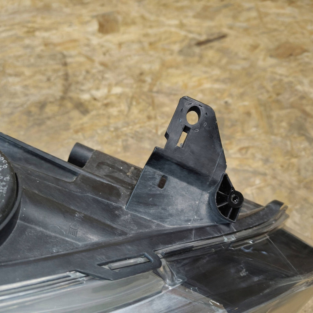 Frontscheinwerfer Renault Clio IV 260102796R 125336201033299900010 Rechts SCH6020131327jt
