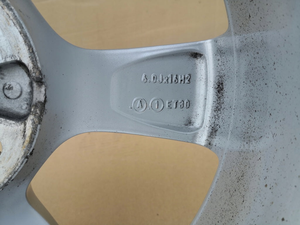 1x Alufelge 16 Zoll 6.0" 5x100 30ET Glanz Silber 8X0071496 Audi A1 Rim Wheel FEL1991721070qu