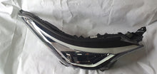 Laden Sie das Bild in den Galerie-Viewer, Frontscheinwerfer Toyota 81110-F4280 LED Rechts Scheinwerfer Headlight