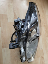 Laden Sie das Bild in den Galerie-Viewer, Frontscheinwerfer Mazda II D09K-51030K LED Rechts Scheinwerfer Headlight SCH4668837197jt