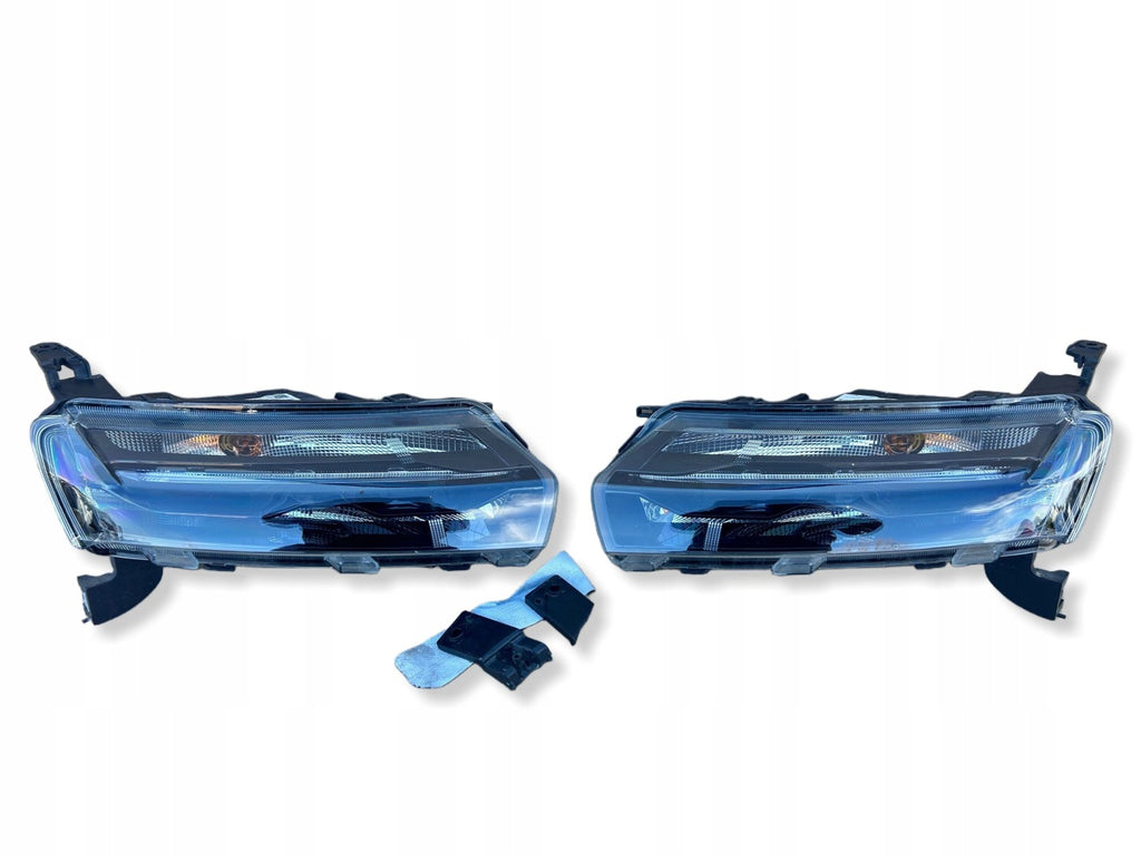 Frontscheinwerfer Dacia Spring 266052417R 266008993R Ein Satz Headlight SCH3264318438bs