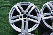 Laden Sie das Bild in den Galerie-Viewer, 4x Alufelge 17 Zoll 7.0" 5x112 42ET Glanz Silber 8W0601025P Audi A4 B9 Rim Wheel FEL2819009658rd