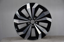 Load image into Gallery viewer, 1x Alufelge 17 Zoll 6.5&quot; 5x100 2GM601025E Vw Rim Wheel