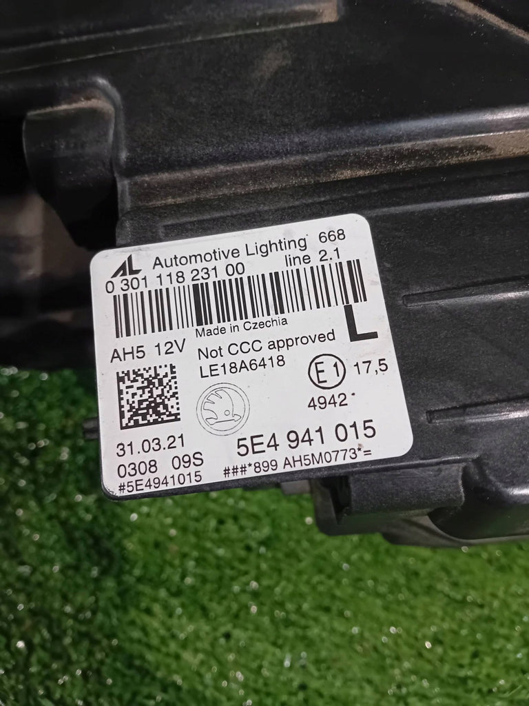 Frontscheinwerfer Skoda Octavia IV 5R4941015 LED Links Scheinwerfer Headlight SCH5733120974lp