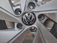 Load image into Gallery viewer, 4x Alufelge 17 Zoll 6.5" 5x112 46ET Glanz Silber 5H0601025B VW Golf Viii FEL5716081126ii