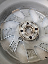 Laden Sie das Bild in den Galerie-Viewer, 1x Alufelge 17 Zoll 5.0" 4x100 40ET Glanz Silber CMS1210-5- Toyota Aygo X FEL9899576385iq