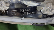 Laden Sie das Bild in den Galerie-Viewer, Frontscheinwerfer Mazda 5 V C235-51030 Xenon Rechts Scheinwerfer Headlight