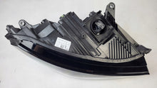 Laden Sie das Bild in den Galerie-Viewer, Frontscheinwerfer Skoda Enyaq 5LB941016A LED Rechts Scheinwerfer Headlight