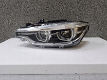 Laden Sie das Bild in den Galerie-Viewer, Frontscheinwerfer BMW 3 F30 F31 7471305 Links Scheinwerfer Headlight SCH7224523213ws