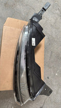 Load image into Gallery viewer, Frontscheinwerfer Hyundai Bayon 92208-Q0500 LED Rechts Scheinwerfer Headlight SCH9436311740vy