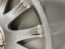 Laden Sie das Bild in den Galerie-Viewer, 1x Alufelge 17 Zoll 7.5" 5x112 40ET A213401000 Mercedes-Benz W213 Rim Wheel FEL6973599495at