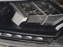 Laden Sie das Bild in den Galerie-Viewer, Frontscheinwerfer Mitsubishi Outlander III ECM92122E20 17828565445 LED Rechts