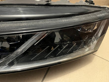 Load image into Gallery viewer, Frontscheinwerfer Skoda Octavia IV 5E4941015A LED Ein Stück (Rechts oder Links) SCH8790969716vp