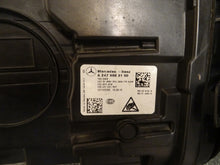 Laden Sie das Bild in den Galerie-Viewer, Frontscheinwerfer Mercedes-Benz H247 A2479063100 Ein Satz Scheinwerfer Headlight SCH5081121483bi