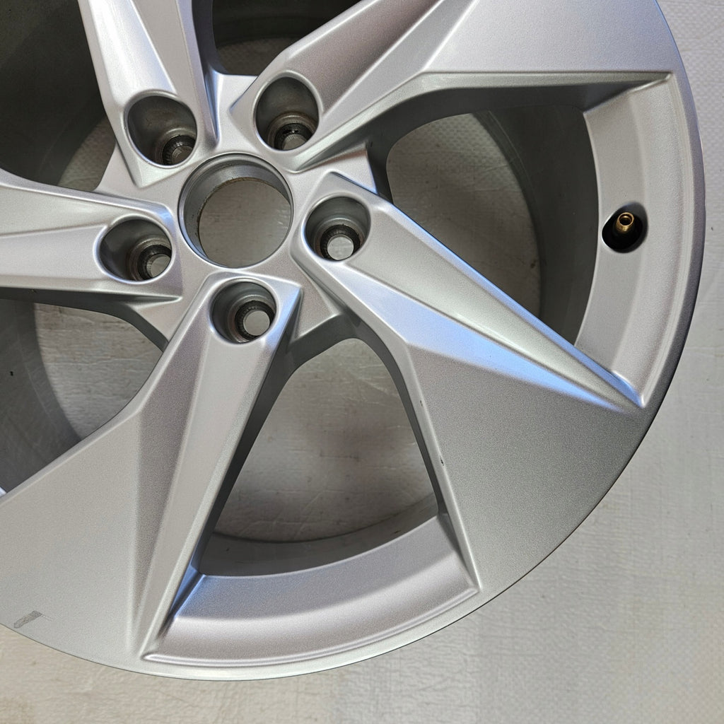 1x Alufelge 17 Zoll 8.0" 5x112 46ET 8Y0601025A Audi A4 A3 Rim Wheel FEL7584324807rt