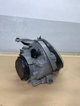 Laden Sie das Bild in den Galerie-Viewer, Frontscheinwerfer Mercedes-Benz Clk 1307329072 Rechts Scheinwerfer Headlight