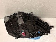 Laden Sie das Bild in den Galerie-Viewer, Frontscheinwerfer Mercedes-Benz W223 A2239068305 Laser Links Headlight SCH5968307575tv