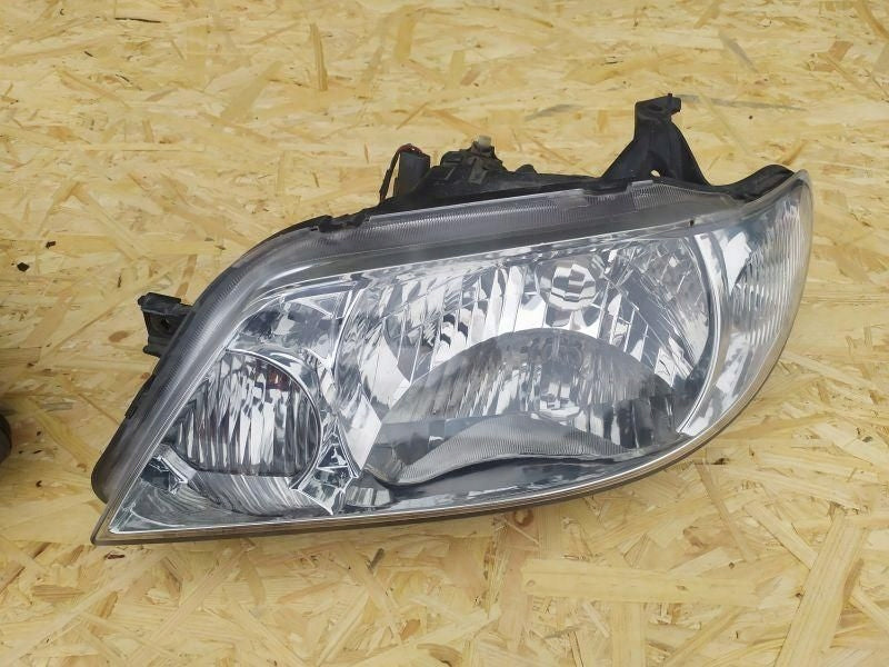 Frontscheinwerfer Mazda 323 Ein Satz Scheinwerfer Headlight SCH6978139303fu