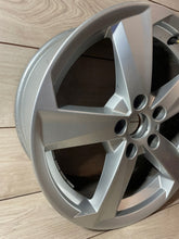Load image into Gallery viewer, 1x Alufelge 17 Zoll 7.0" 5x112 81A601025B Audi Q2 Rim Wheel FEL5971881812um