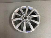 Load image into Gallery viewer, 1x Alufelge 17 Zoll 6.0&quot; 5x112 48ET Glanz 5G0601025 VW Golf Vii Rim Wheel