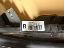 Laden Sie das Bild in den Galerie-Viewer, Frontscheinwerfer Toyota Chr 81130F4390 Rechts Scheinwerfer Headlight SCH6552256749px