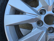 Laden Sie das Bild in den Galerie-Viewer, 1x Alufelge 17 Zoll 6.5" 5x100 6F9601025D Seat Arona Rim Wheel FEL3880165106ww