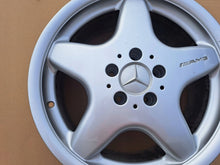 Laden Sie das Bild in den Galerie-Viewer, 1x Alufelge 17 Zoll 7.5" 5x112 37ET A1704011102 Mercedes-Benz Slk R170 Rim Wheel FEL3650952524jz