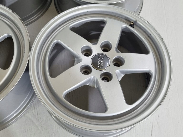 4x Alufelge 16 Zoll 7.0" 5x112 35ET Glanz Silber 8W0601025 Audi Rim Wheel