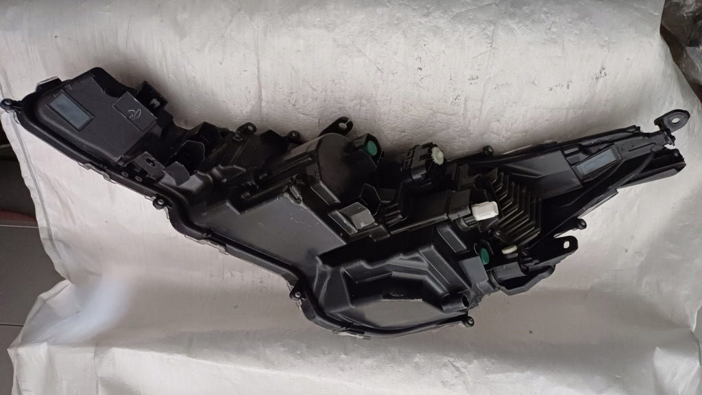 Frontscheinwerfer Toyota Corolla 81110-02X10 Rechts Scheinwerfer Headlight SCH8645441465wp