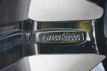 Load image into Gallery viewer, 1x Alufelge 18 Zoll 8.0" 5x114.3 40ET Glanz Schwarz PW457-02005 Toyota Corolla FEL8166344344sn